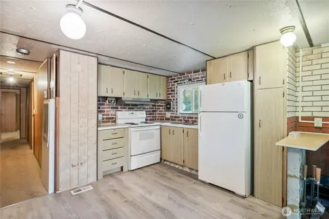 198 Burnett Winlock WA 98596
