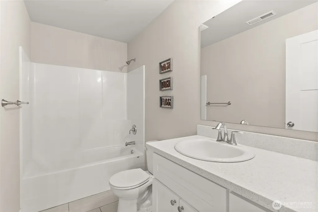 107 Brodie Street SE Rainier WA 98576