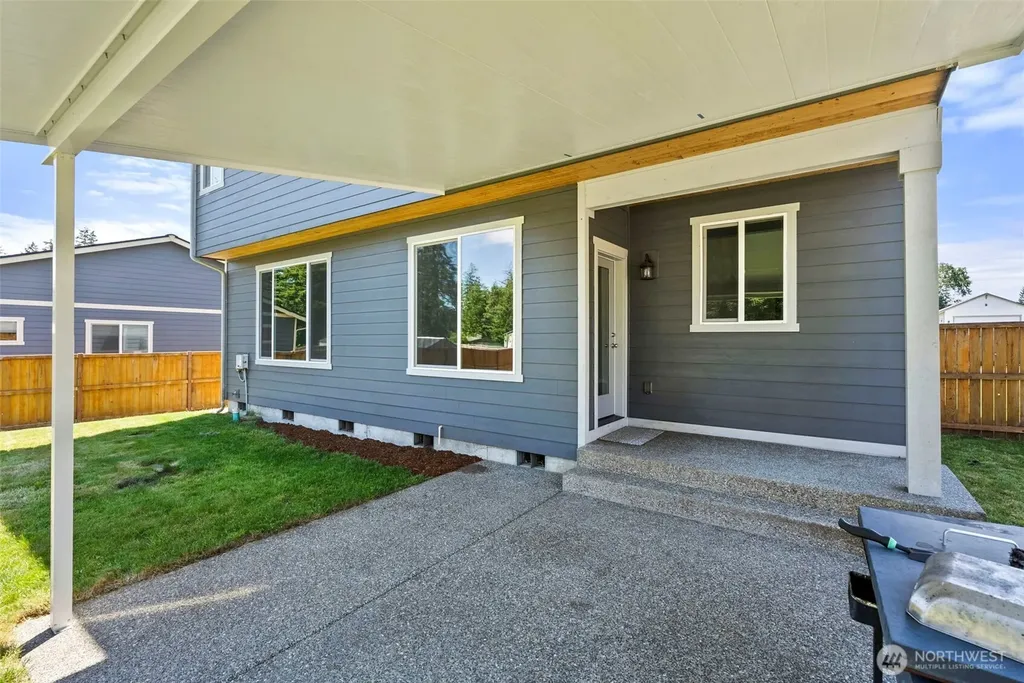 107 Brodie Street SE Rainier WA 98576