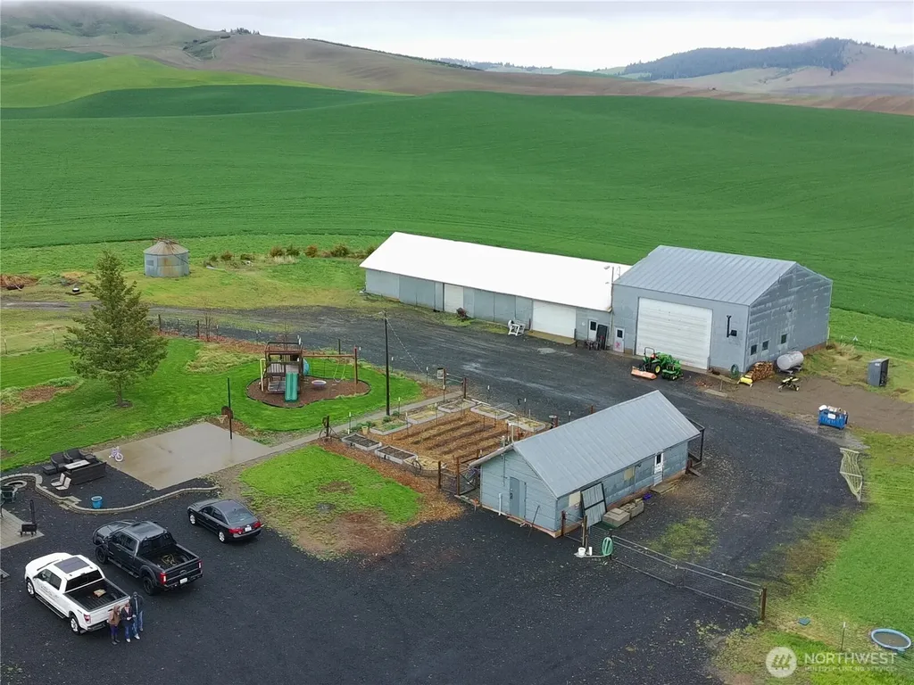 39919 S Farmington Road Latah WA 99018