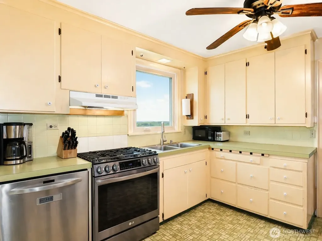 39919 S Farmington Road Latah WA 99018