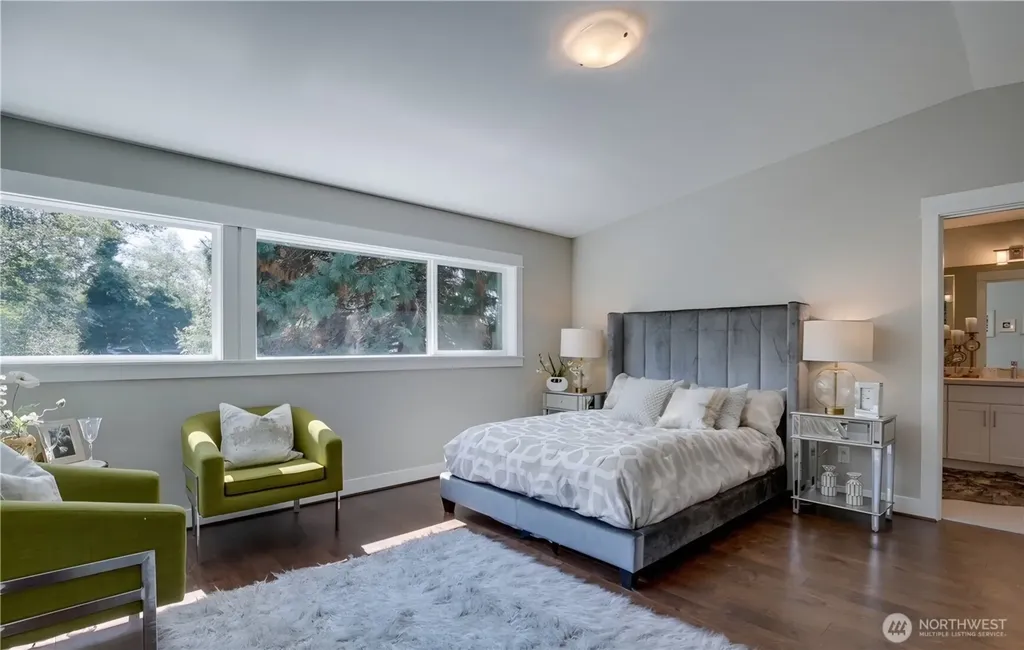 5942 21st Avenue SW Seattle WA 98106
