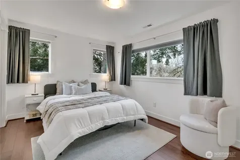 5942 21st Avenue SW Seattle WA 98106