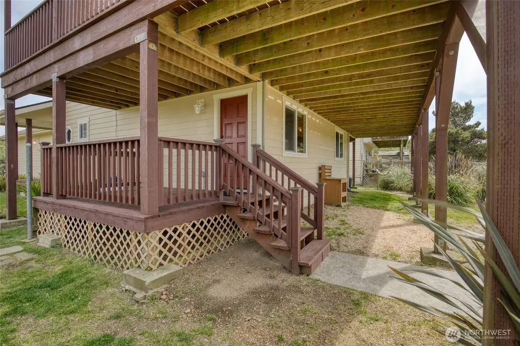 507 Sand Dune Avenue SW Ocean Shores WA 98569