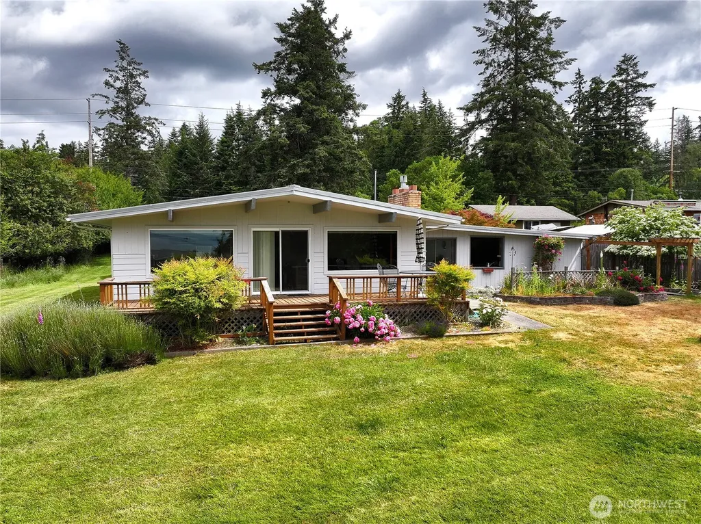 538 Bush Point Road Freeland WA 98249