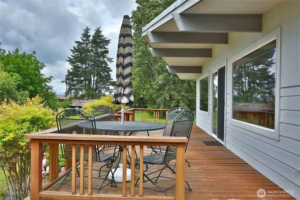 538 Bush Point Road Freeland WA 98249