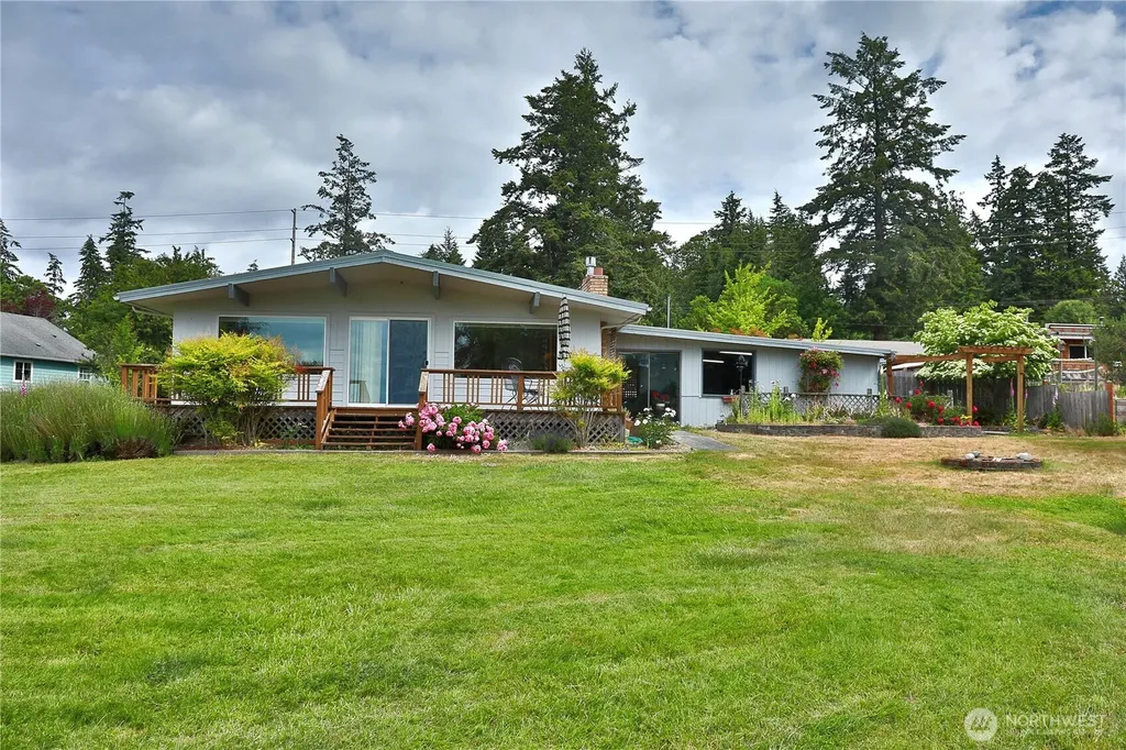 538 Bush Point Road Freeland WA 98249
