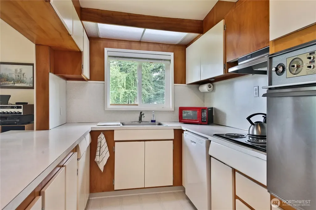 538 Bush Point Road Freeland WA 98249
