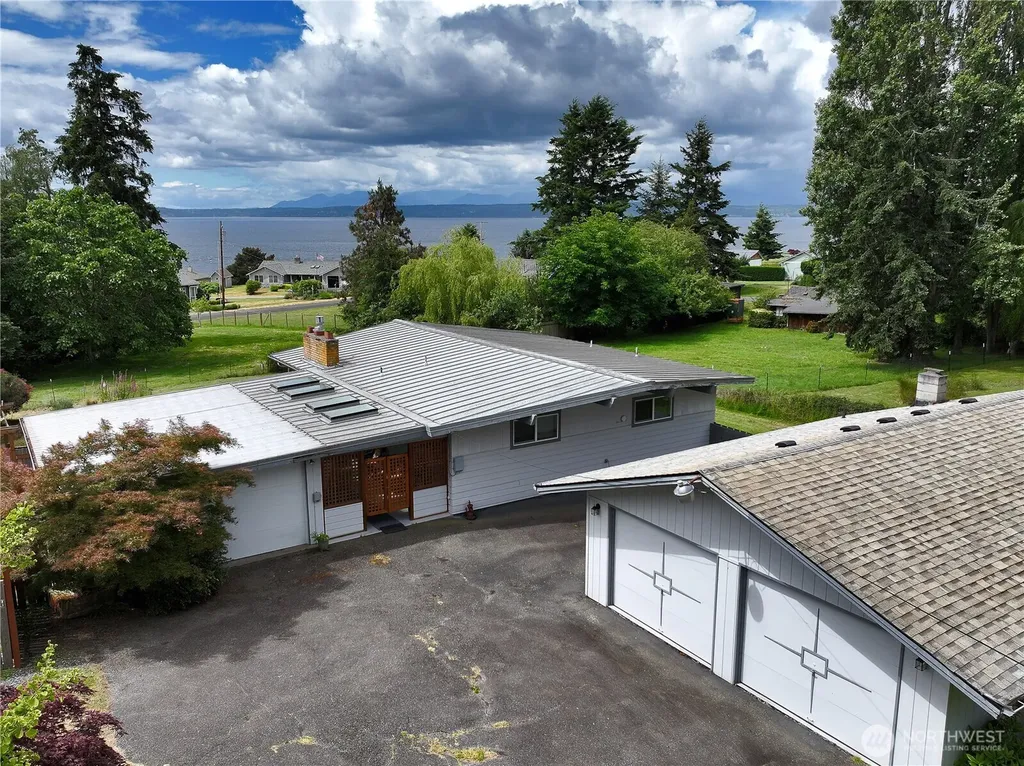 538 Bush Point Road Freeland WA 98249
