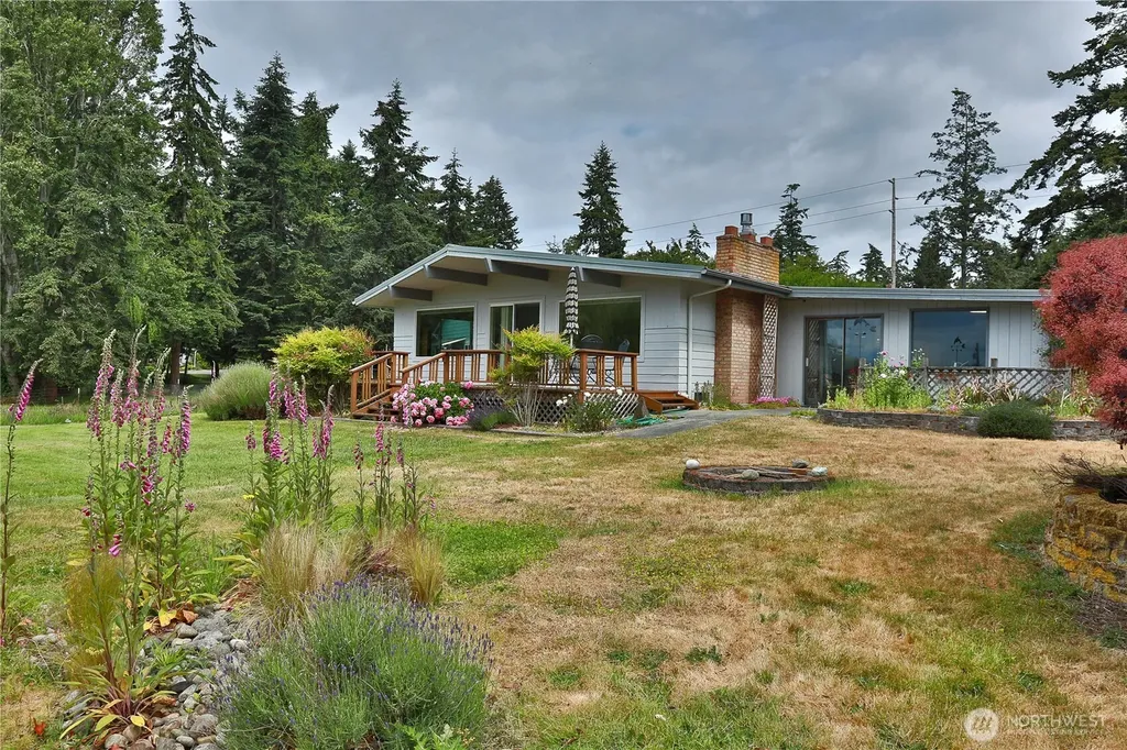 538 Bush Point Road Freeland WA 98249