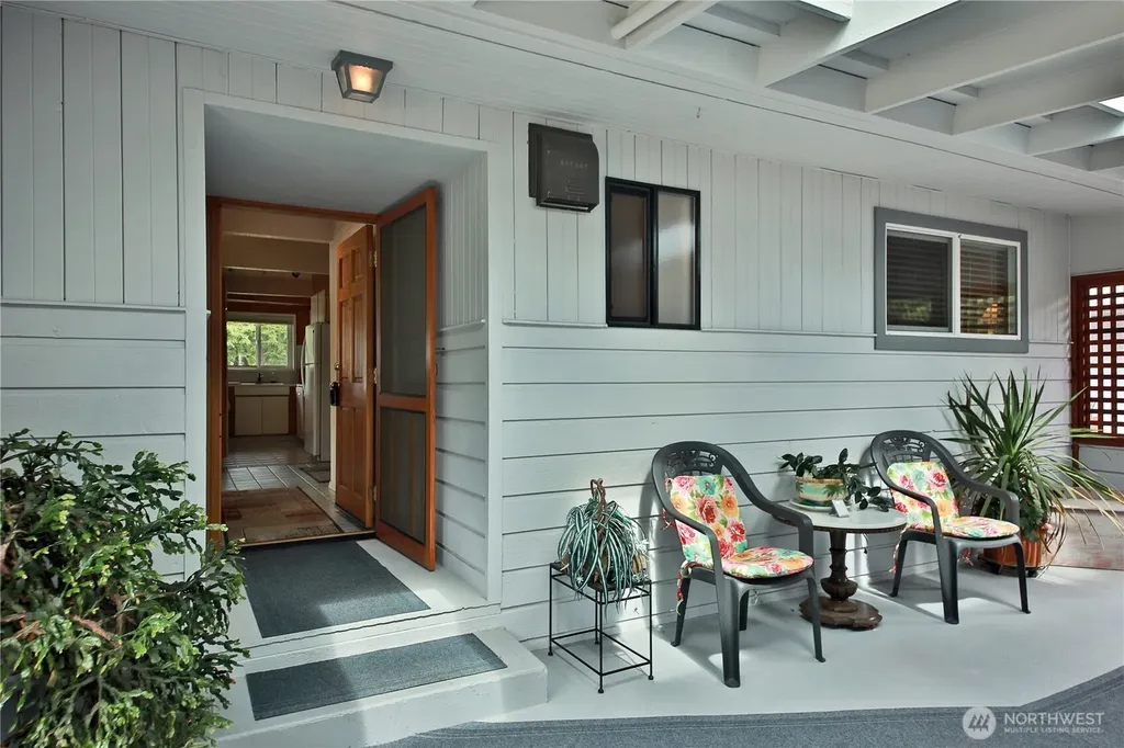 538 Bush Point Road Freeland WA 98249