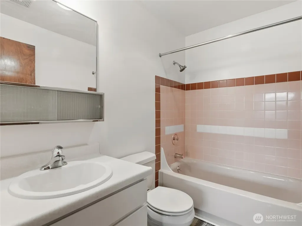 2629 14th Avenue W Seattle WA 98119