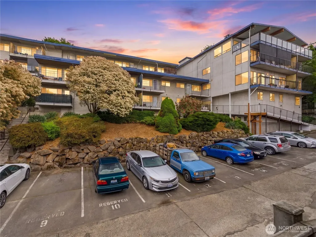 2629 14th Avenue W Seattle WA 98119