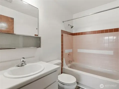 2629 14th Avenue W Seattle WA 98119