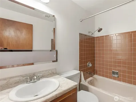 2629 14th Avenue W Seattle WA 98119