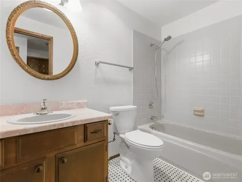 2629 14th Avenue W Seattle WA 98119