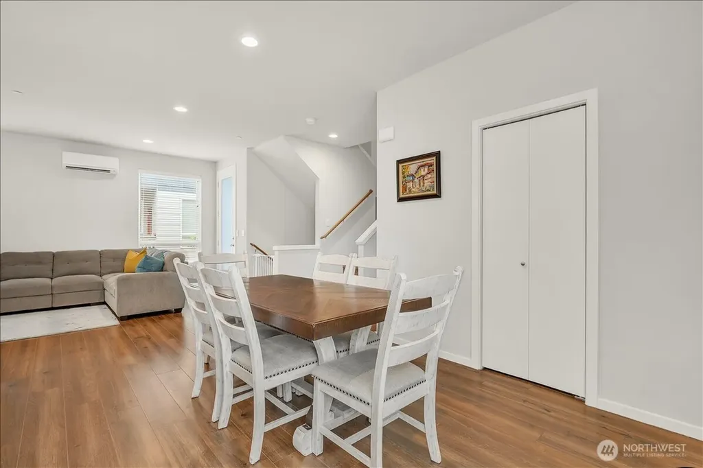 13628 Manor Way Lynnwood WA 98087