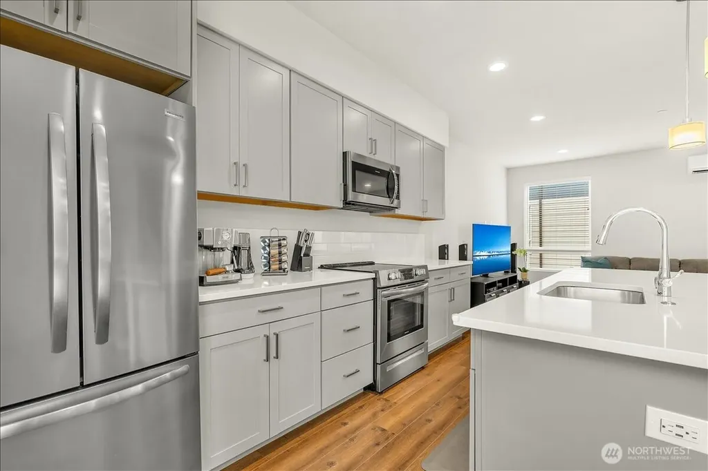 13628 Manor Way Lynnwood WA 98087