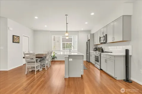 13628 Manor Way Lynnwood WA 98087