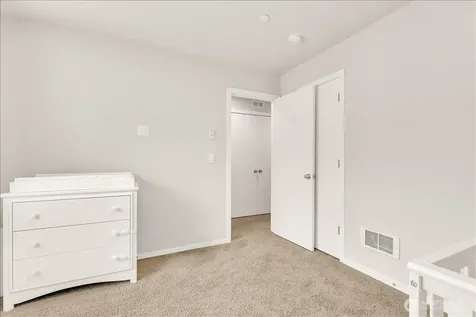13628 Manor Way Lynnwood WA 98087