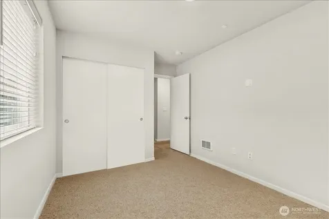 13628 Manor Way Lynnwood WA 98087