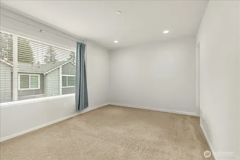 13628 Manor Way Lynnwood WA 98087
