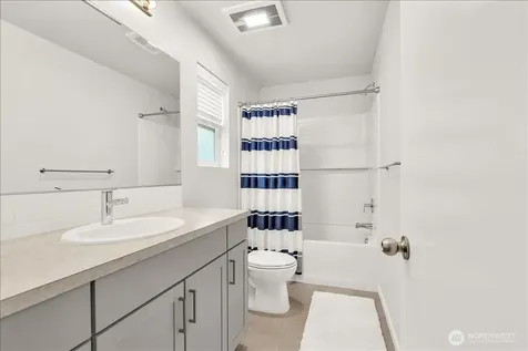 13628 Manor Way Lynnwood WA 98087