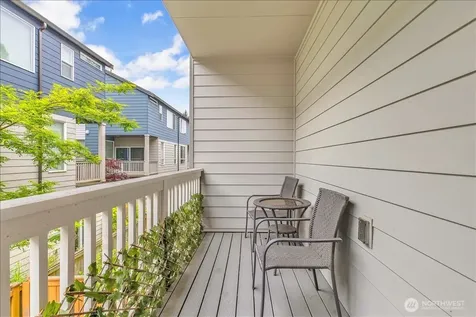 13628 Manor Way Lynnwood WA 98087