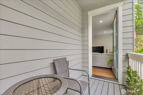 13628 Manor Way Lynnwood WA 98087
