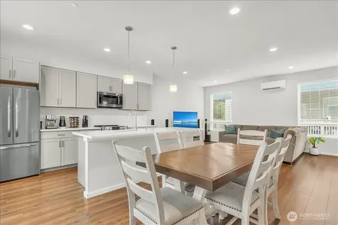 13628 Manor Way Lynnwood WA 98087