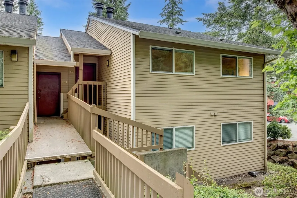 8642 164th Avenue NE Redmond WA 98052