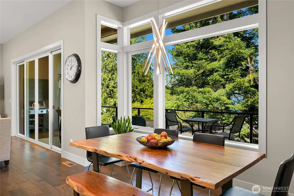 28 Strawberry Point Road Bellingham WA 98229