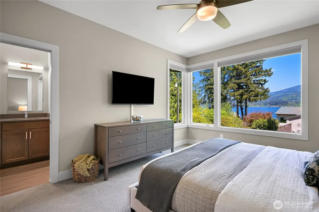 28 Strawberry Point Road Bellingham WA 98229