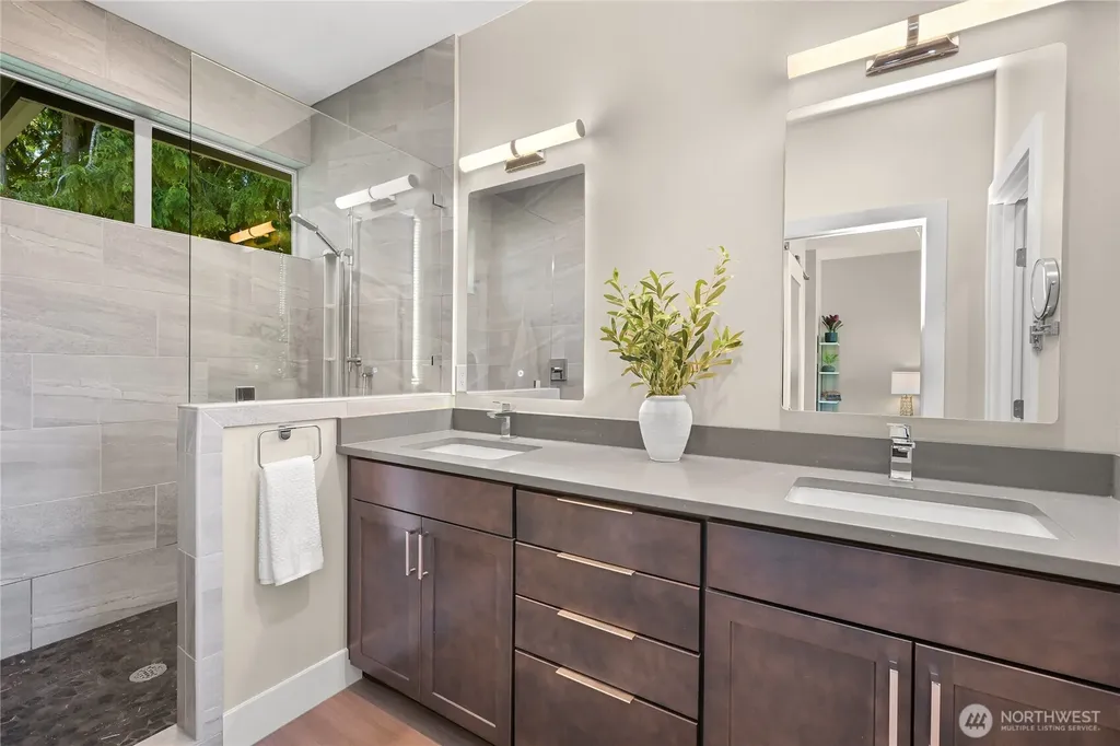 28 Strawberry Point Road Bellingham WA 98229