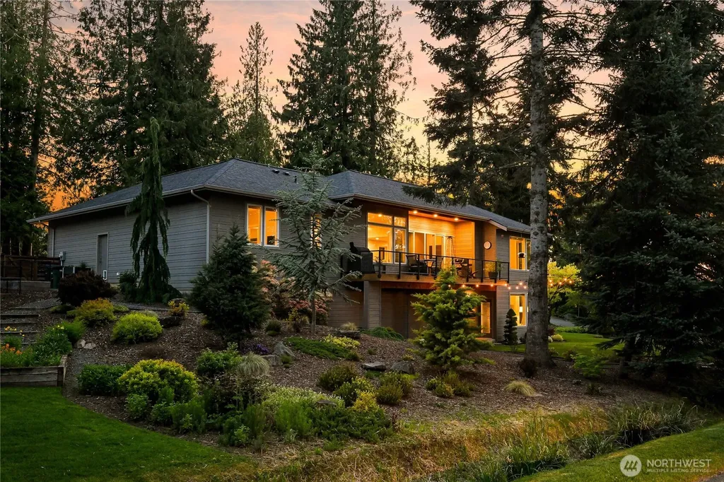 28 Strawberry Point Road Bellingham WA 98229