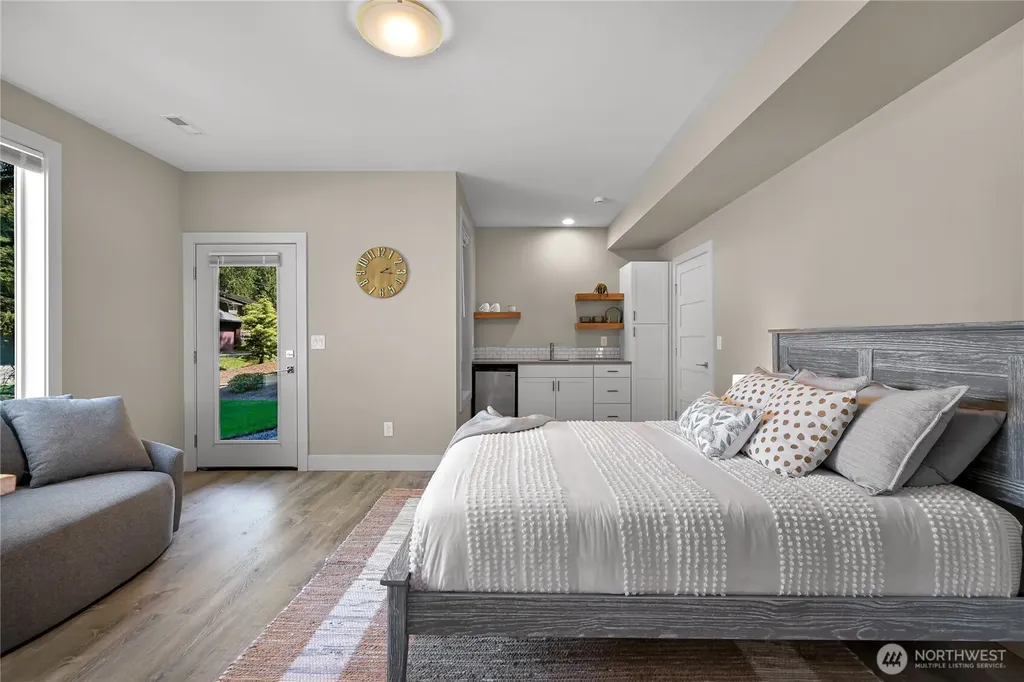 28 Strawberry Point Road Bellingham WA 98229