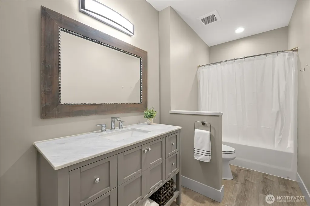 28 Strawberry Point Road Bellingham WA 98229