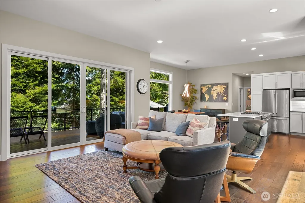 28 Strawberry Point Road Bellingham WA 98229