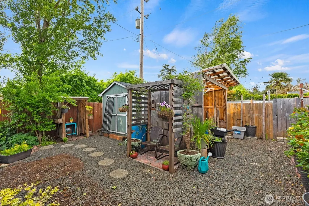 1102 W Anderson Street Elma WA 98541