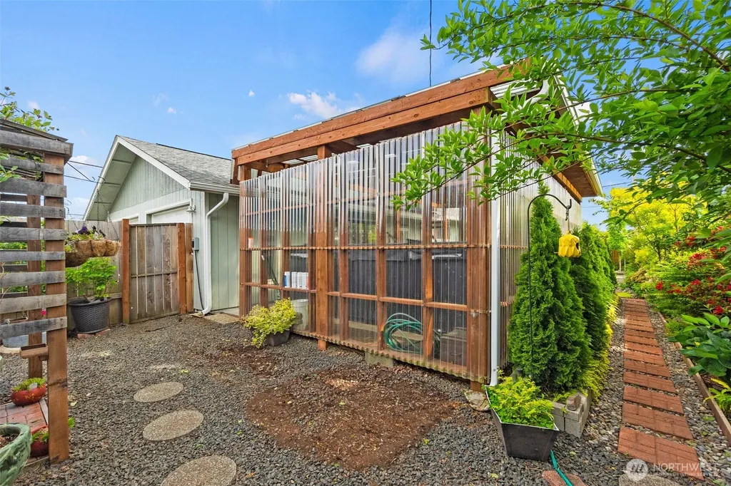 1102 W Anderson Street Elma WA 98541