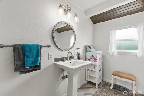 1102 W Anderson Street Elma WA 98541