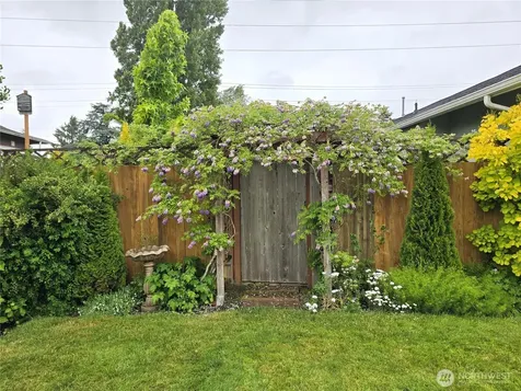 1102 W Anderson Street Elma WA 98541