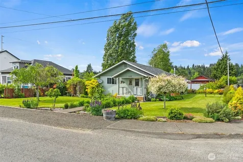1102 W Anderson Street Elma WA 98541