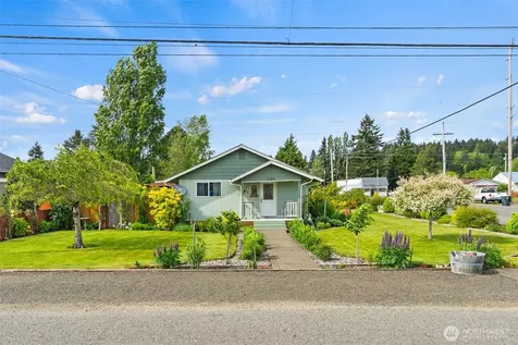 1102 W Anderson Street Elma WA 98541