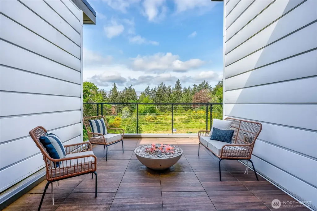 227 Ebi Lane NE Bainbridge Island WA 98110