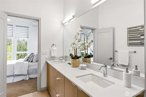 227 Ebi Lane NE Bainbridge Island WA 98110