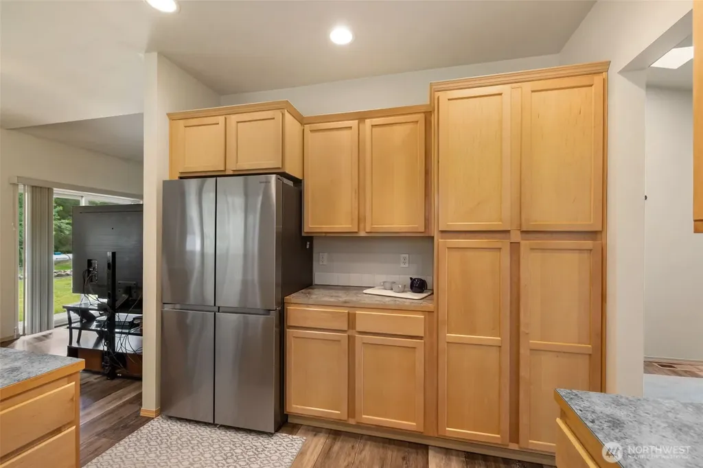 5056 SW Lake Helena Road Port Orchard WA 98367