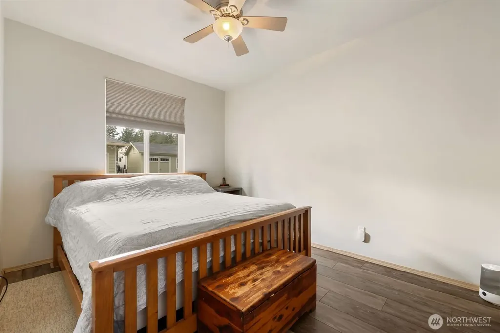 5056 SW Lake Helena Road Port Orchard WA 98367