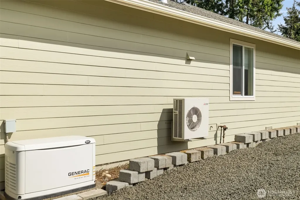 5056 SW Lake Helena Road Port Orchard WA 98367