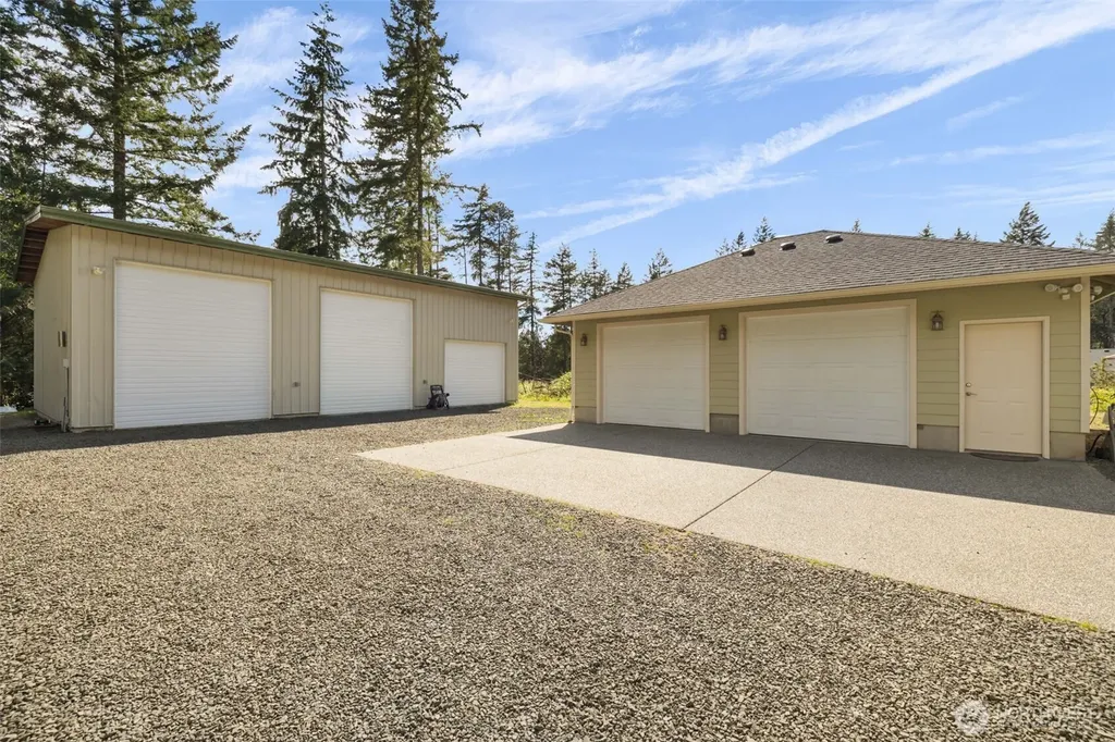 5056 SW Lake Helena Road Port Orchard WA 98367